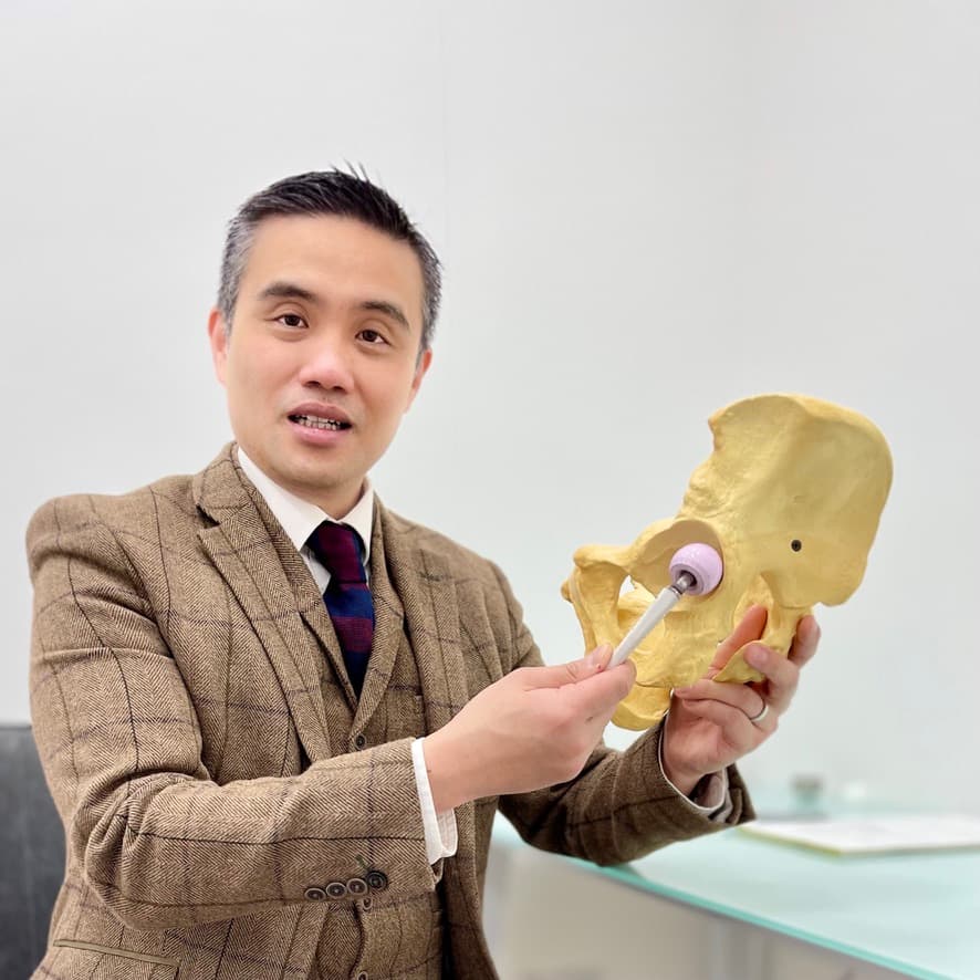 SPAIRE hip replacement surgical detail